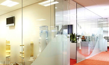 Перегородки офисные стеклянные премиум в Санкт-Петербурге. Готовые проекты ПерилаГлавСнаб