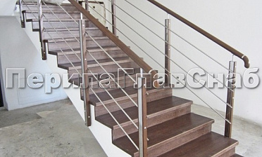 Ограждение со стойками из шлифованной нержавеющей стали с боковым крепежом, со вставками из дерева купить в Санкт-Петербурге