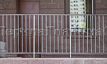 Перила на балкон с вертикальным заполнением в Санкт-Петербурге. Готовые проекты ПерилаГлавСнаб Перила на балкон с вертикальным заполнением в Санкт-Петербурге. Готовые проекты ПерилаГлавСнаб