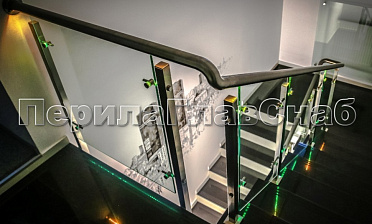 Ограждения со стеклом и подсветкой поручня купить в Санкт-Петербурге