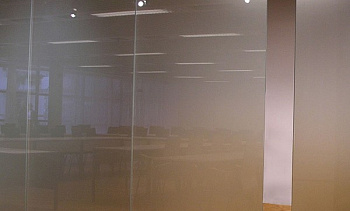 Стеклянные матовые перегородки в офис премиум в Санкт-Петербурге. Готовые проекты ПерилаГлавСнаб