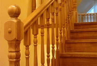 Деревянные лестницы купить в Санкт-Петербурге Деревянные лестницы купить в Санкт-Петербурге