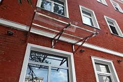 Козырьки и навесы на металлокаркасе в Санкт-Петербурге. Готовые проекты ПерилаГлавСнаб - фото 18