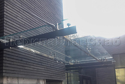 Стеклянные козырьки на спайдерах в Санкт-Петербурге. Готовые проекты ПерилаГлавСнаб - фото 7