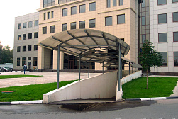 Козырьки и навесы на металлокаркасе в Санкт-Петербурге. Готовые проекты ПерилаГлавСнаб - фото 23