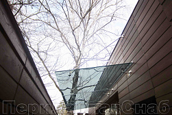 Стеклянные козырьки на вантах в Санкт-Петербурге. Готовые проекты ПерилаГлавСнаб - фото 26 Стеклянные козырьки на вантах в Санкт-Петербурге. Готовые проекты ПерилаГлавСнаб - фото 26