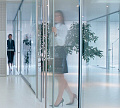 Перегородки в офис с прозрачным стеклом премиум в Санкт-Петербурге. Готовые проекты ПерилаГлавСнаб - фото 1
