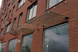 Стеклянные козырьки на вантах в Санкт-Петербурге. Готовые проекты ПерилаГлавСнаб - фото 6 Стеклянные козырьки на вантах в Санкт-Петербурге. Готовые проекты ПерилаГлавСнаб - фото 6