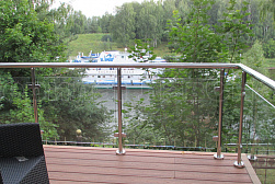 Ограждения из нержавейки со стеклом в Санкт-Петербурге. Готовые проекты ПерилаГлавСнаб - фото 2