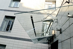 Козырьки и навесы на металлокаркасе в Санкт-Петербурге. Готовые проекты ПерилаГлавСнаб - фото 9