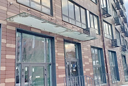 Стеклянные козырьки на вантах в Санкт-Петербурге. Готовые проекты ПерилаГлавСнаб - фото 2 Стеклянные козырьки на вантах в Санкт-Петербурге. Готовые проекты ПерилаГлавСнаб - фото 2